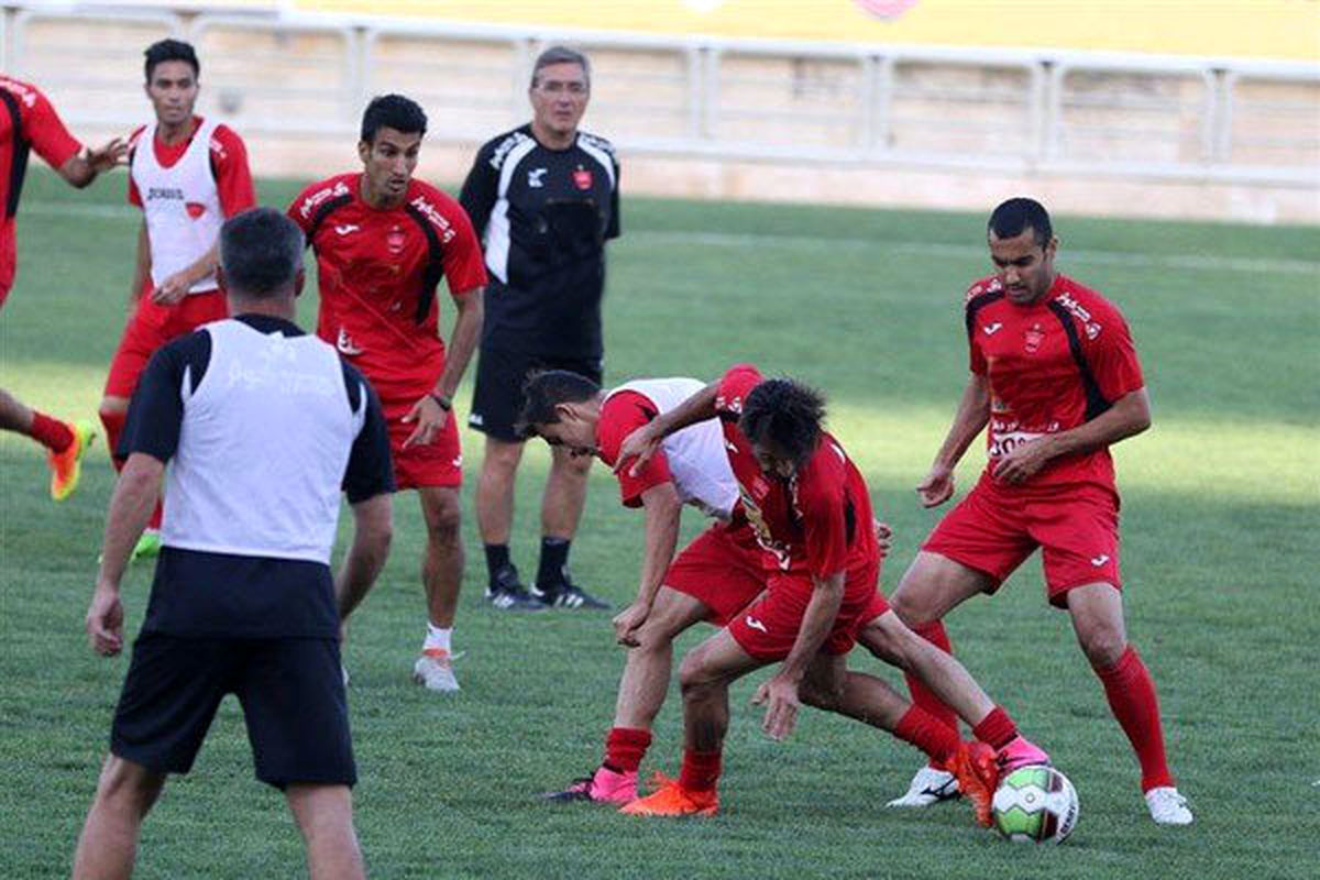 دردسر جدید پرسپولیس: یک بازیکن پرسپولیس اجازه خروج از فرودگاه امارات را پیدا نکرد!