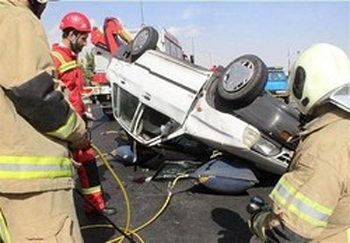 واژگونی سرویس مدرسه در خانه‌زنیان فارس