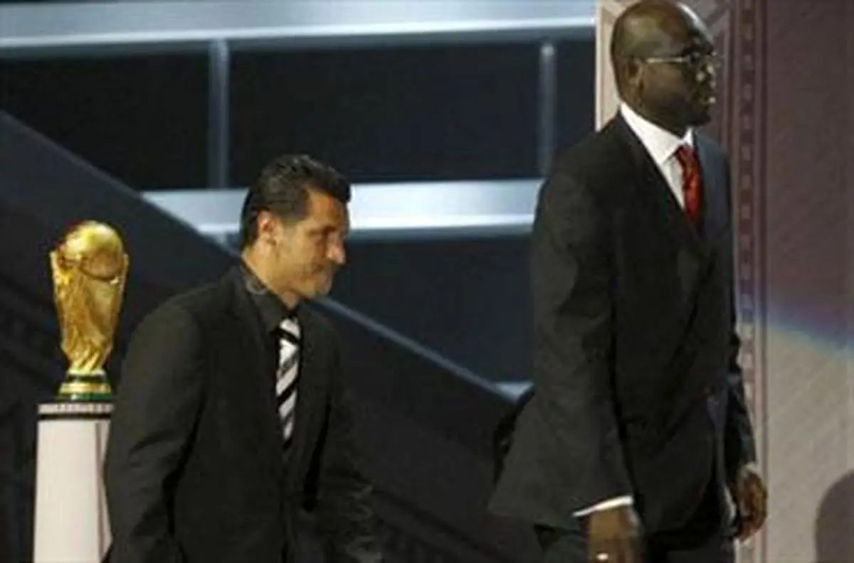 آیا کسی از بهترین گلزن جهان حمایت میکند؟