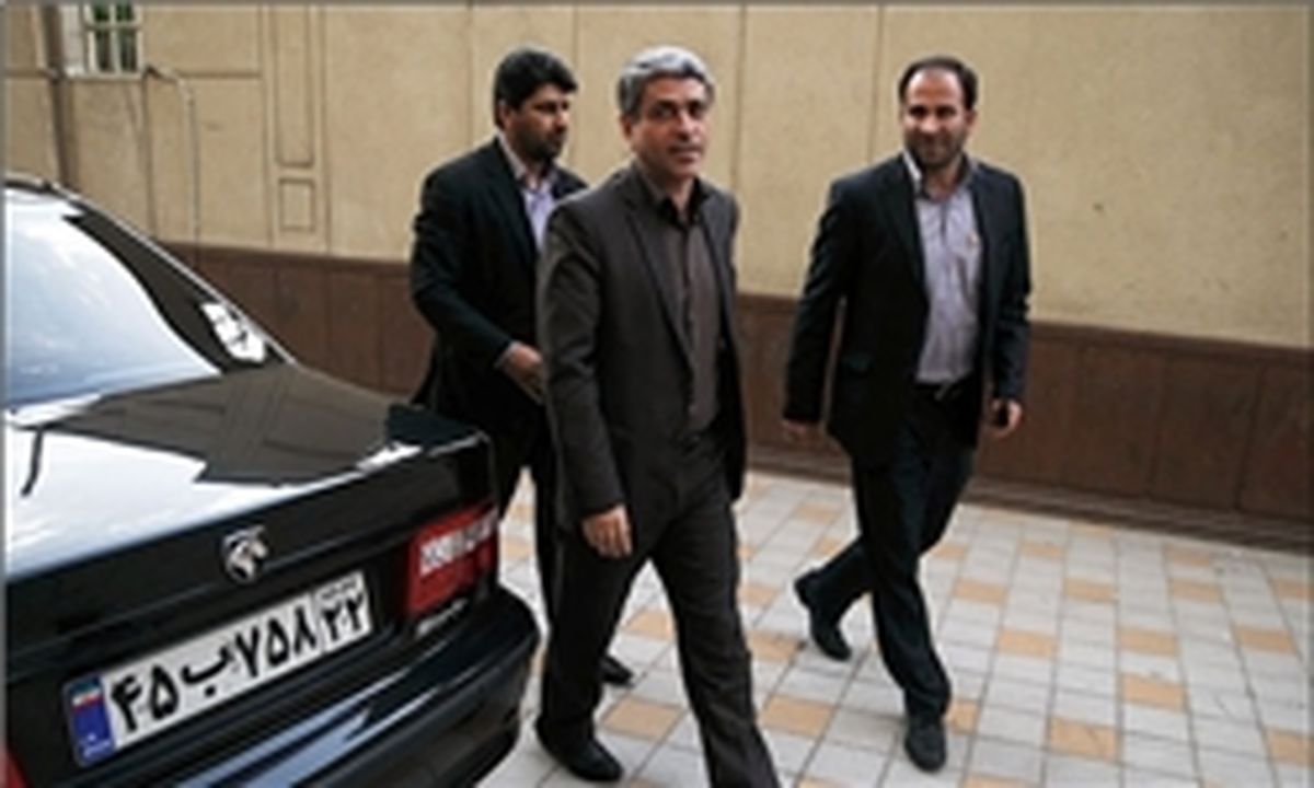 وزیر اقتصاد عازم واشنگتن شد