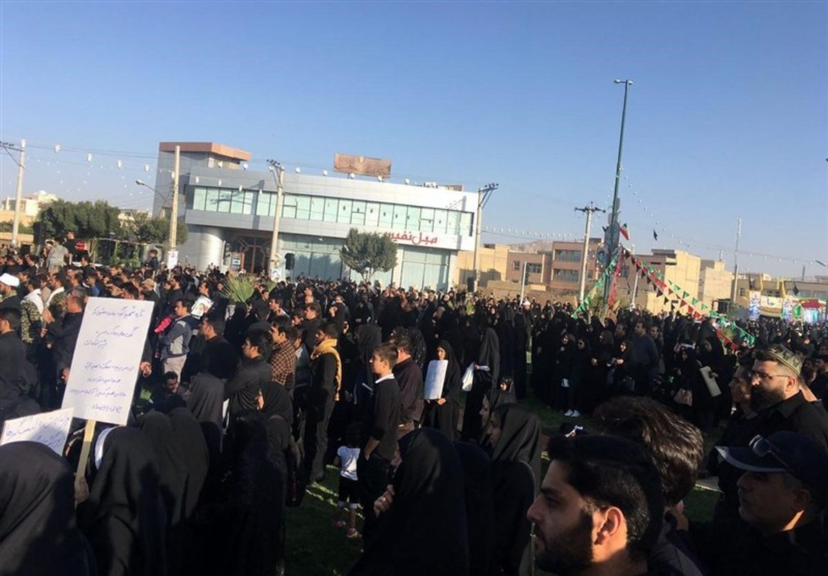 پیکر شهید حججی به گلزار شهدا نجف‌آباد رسید