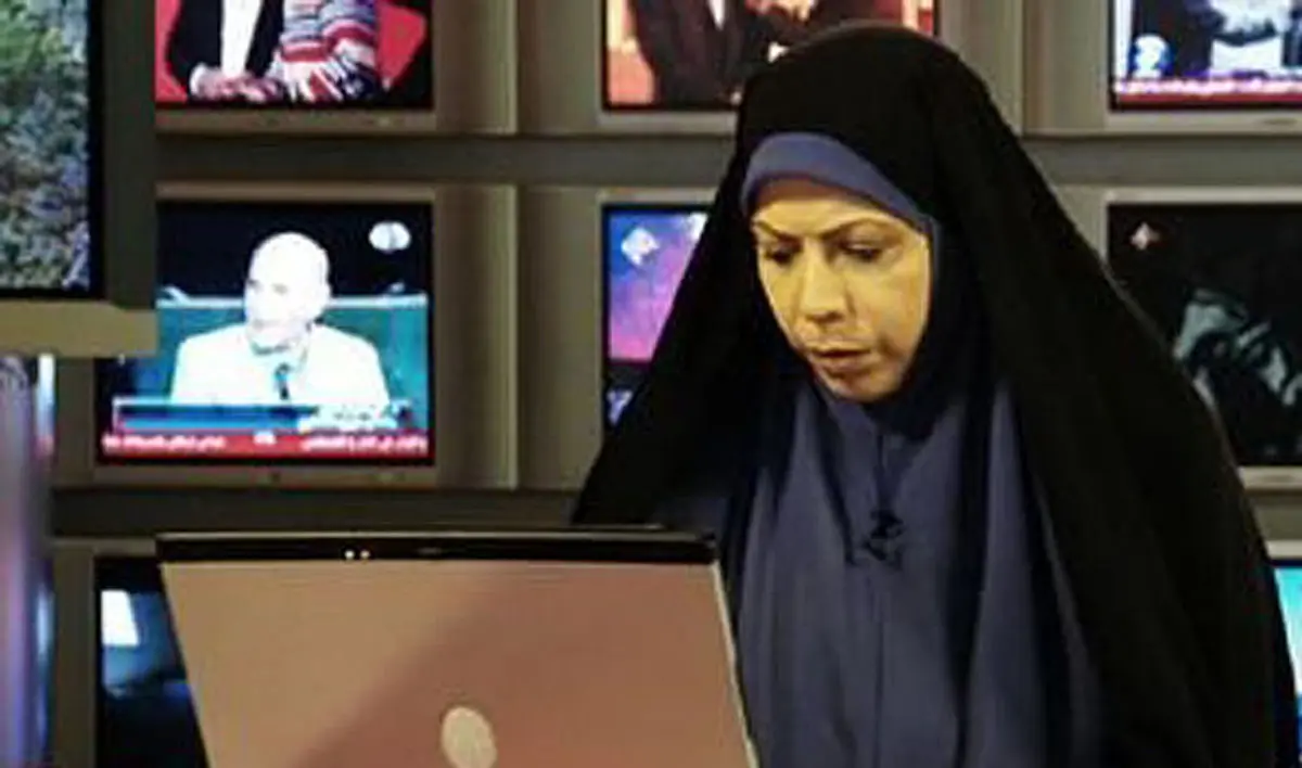 تیکه اندازی گوینده خبر به رئیس جمهور + عکس