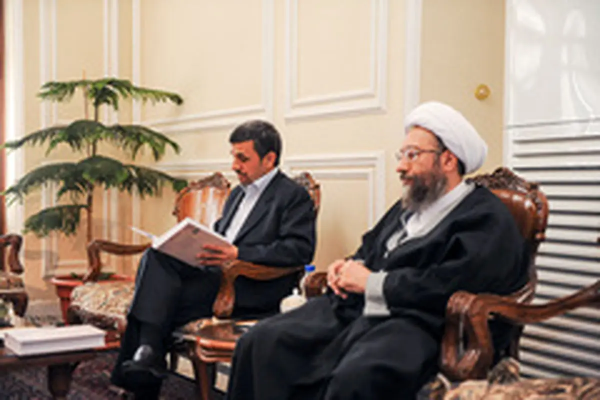 توضیحات آملی‌لاریجانی درباره احضار احمدی‌نژاد به دادگاه کیفری