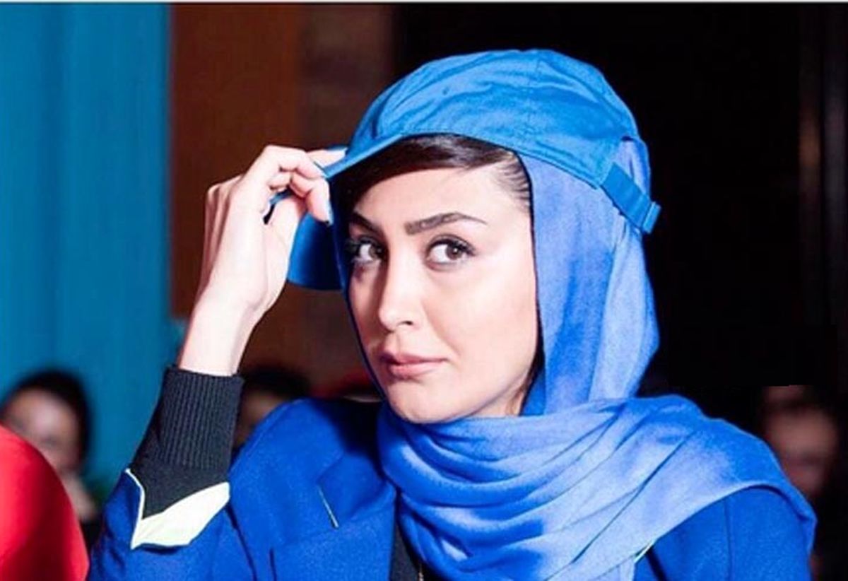 تیپ آبی خانم بازیگر به مناسبت برد تیم استقلال