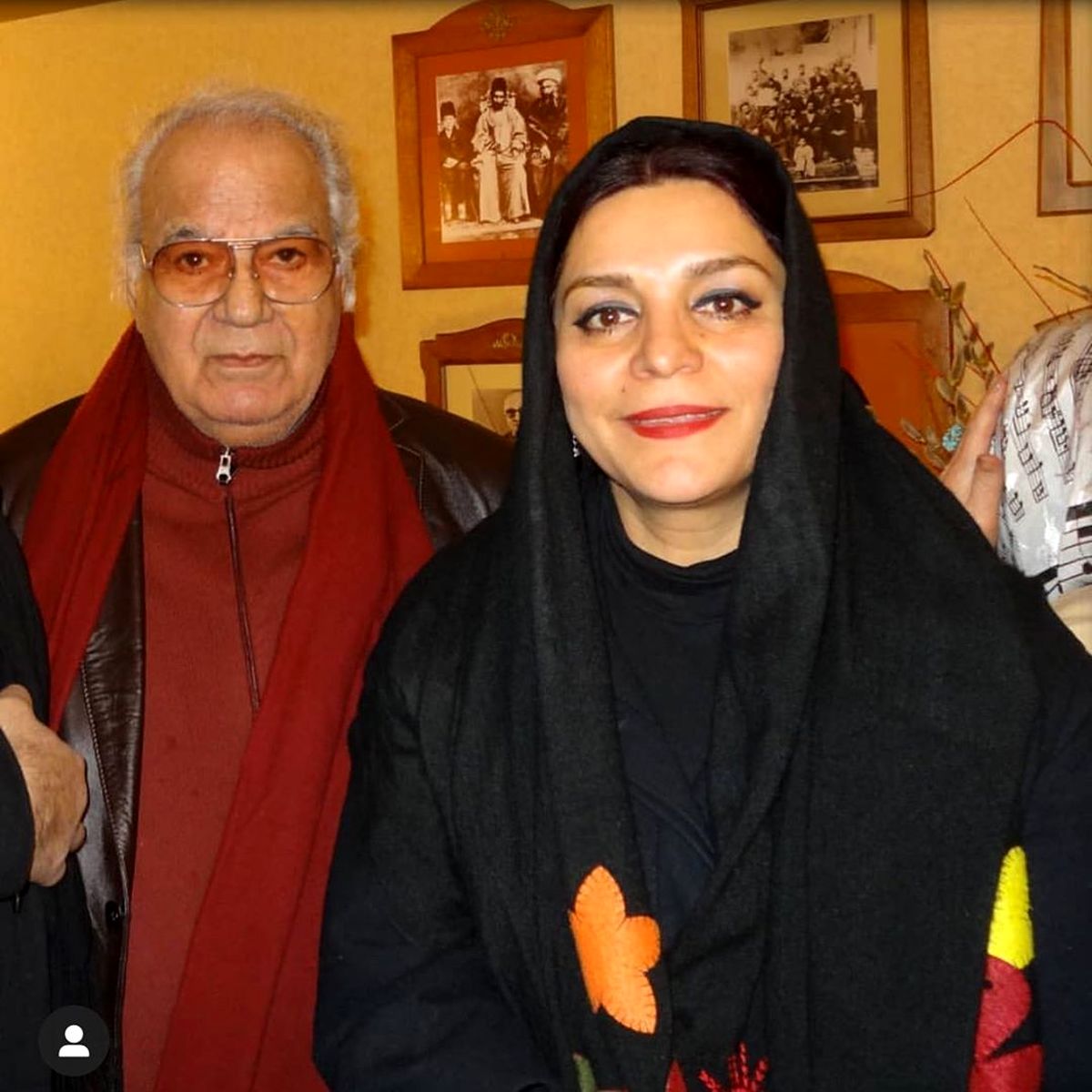 عکس خانم کارگردان با سوپراستار دهه چهل