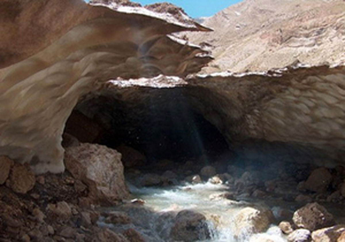 یک کشته و سه مصدوم در حادثه ریزش غار یخی چما
