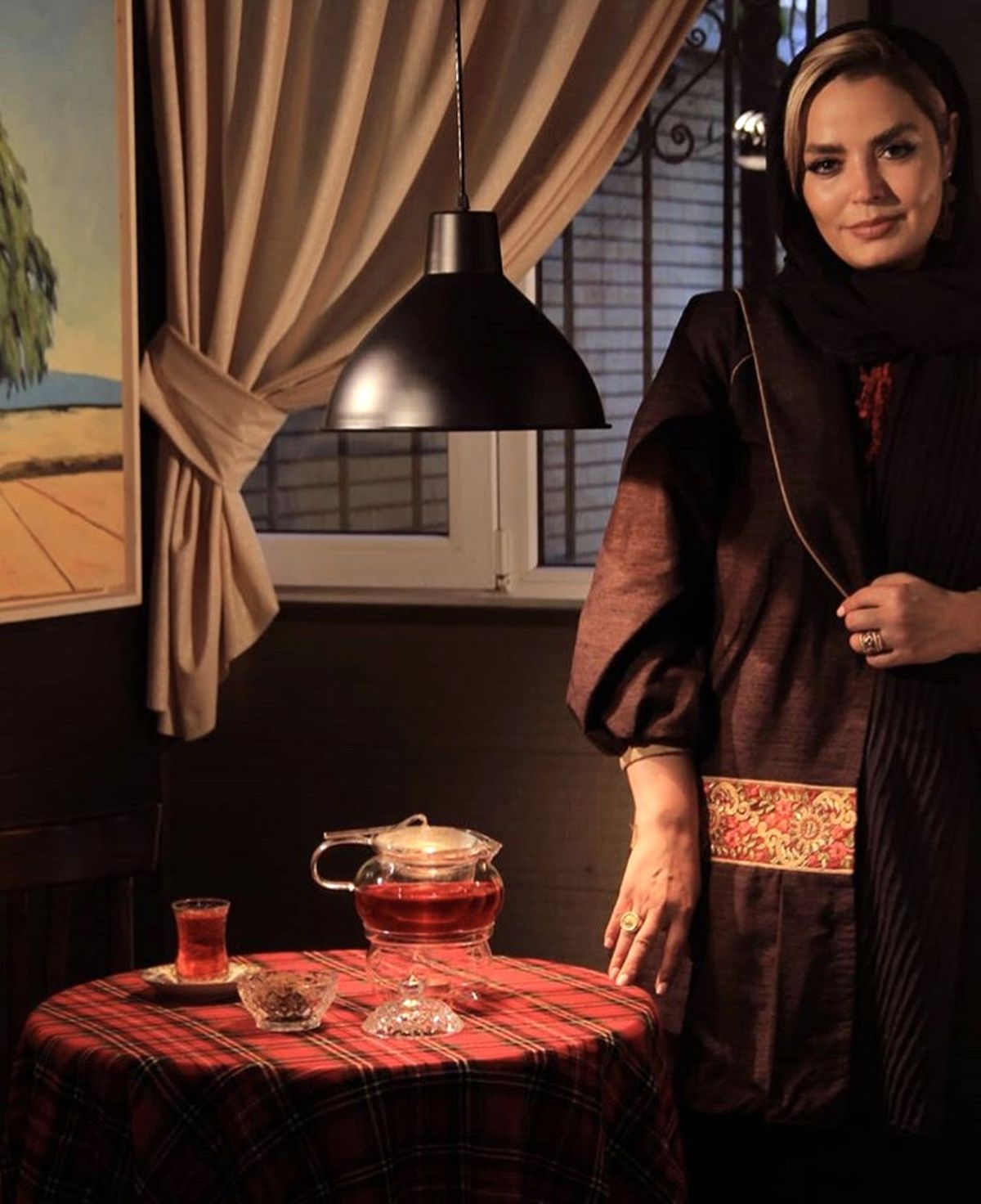 سپیده خداوردی در یک کافه + عکس