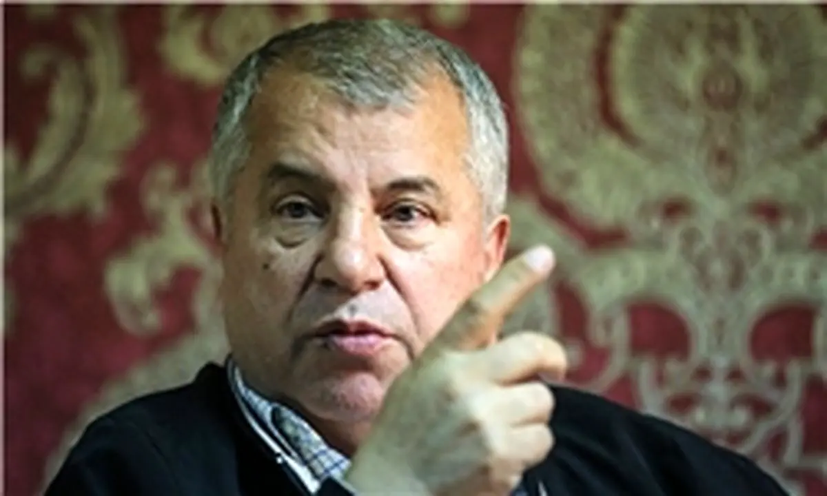 پروین: کیروش هر کاری میخواهد انجام میدهد
