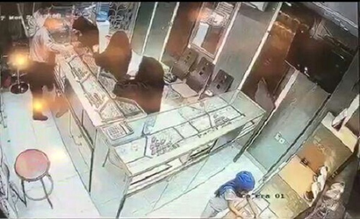 پلیس در جستجوی 3 زن دزد/عکس