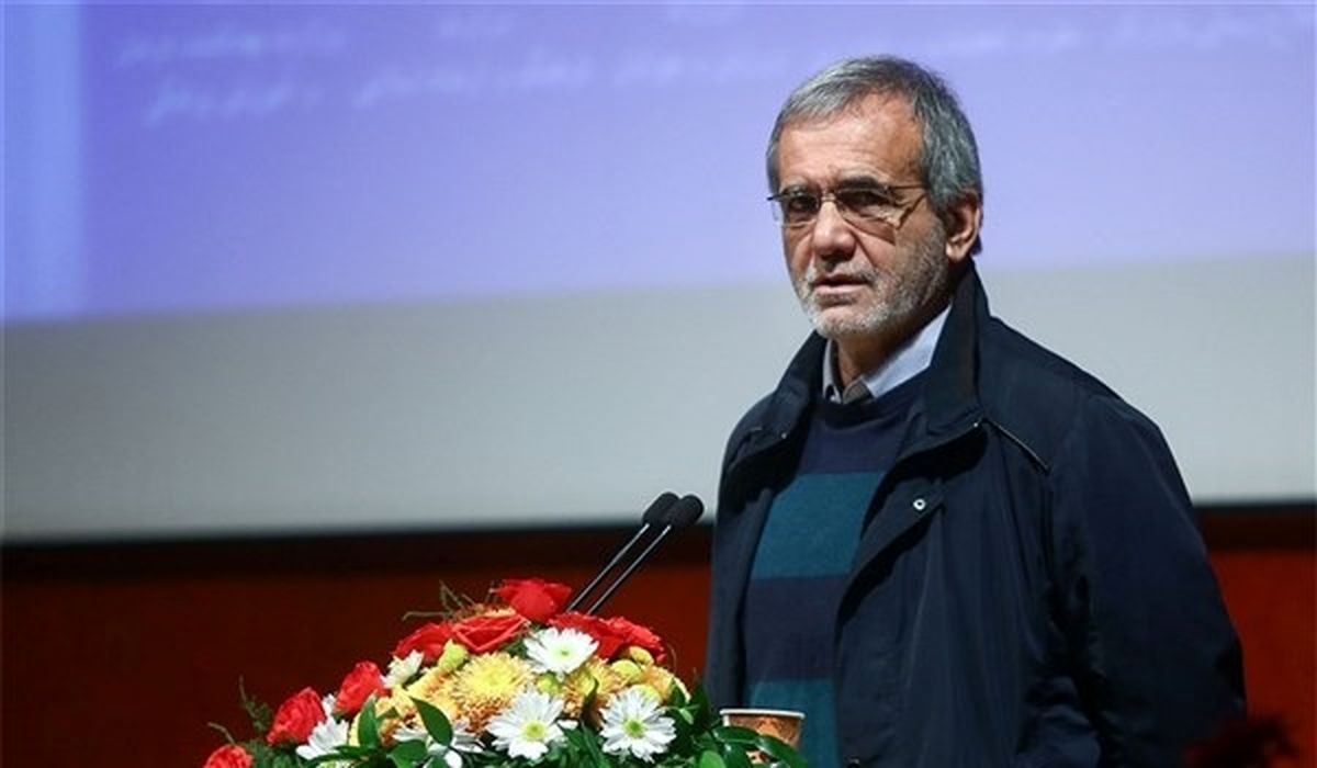 یک گروه ۵۰ نفره سخنرانی پزشکیان را نیمه تمام گذاشتند