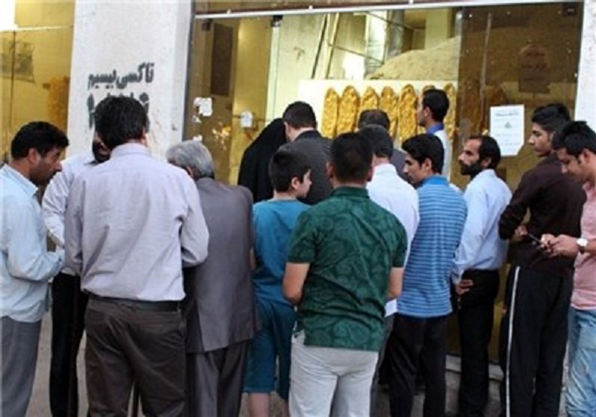 تشکیل صف‌های طولانی در نانوایی‌های خاش