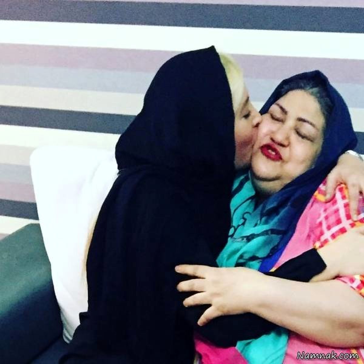 محبت خیلی عمیق فریبا نادری به مادرش!+عکس