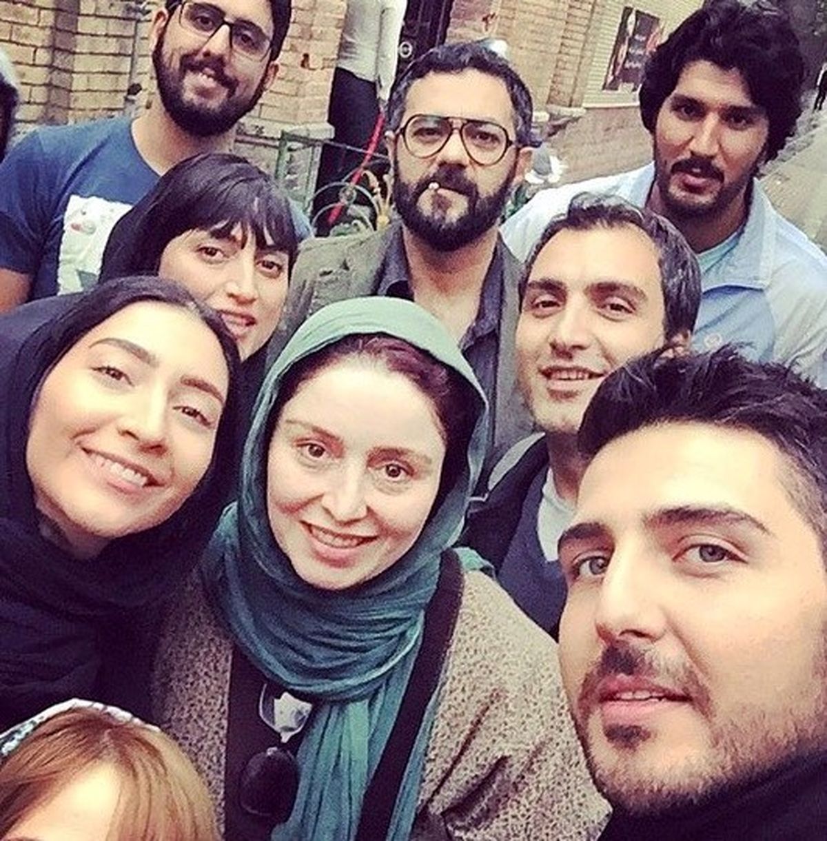 سلفی دسته جمعی عوامل فیلم «آخرین بار کى سحر را دیدى؟»