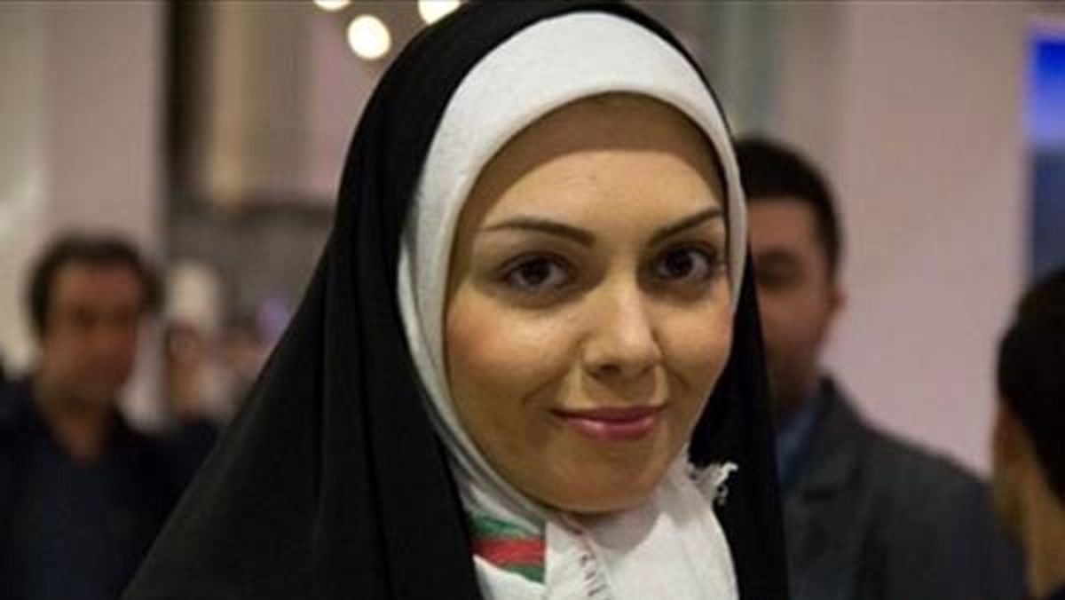 انتقاد آزاده نامداری از با حجاب شدن جودی ابوت