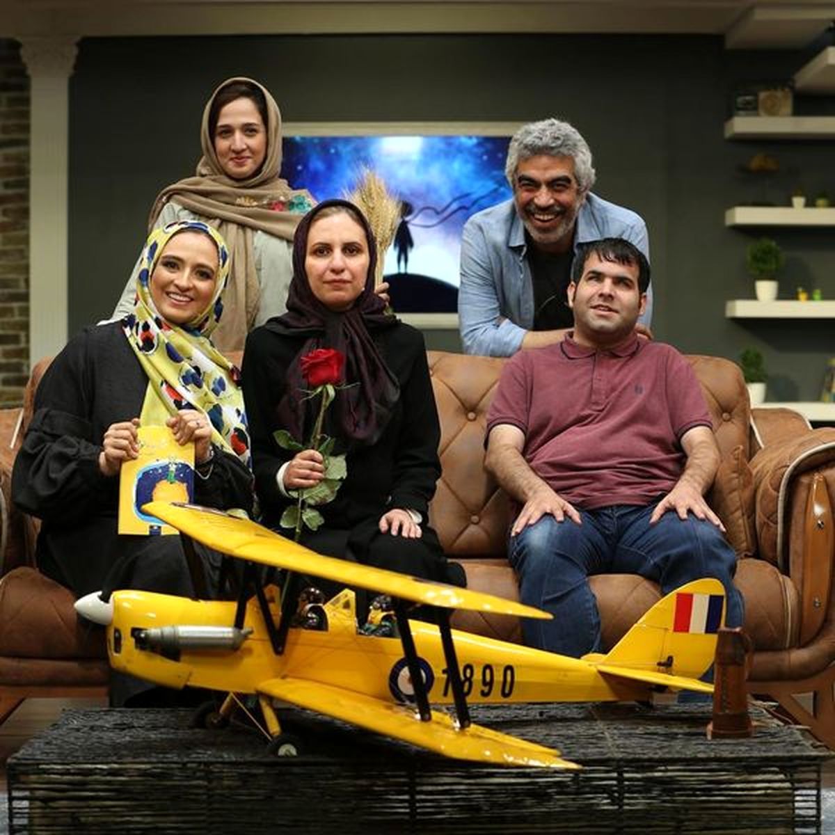 گلاره عباسی و بچه هایش میهمان برنامه سروش صحت + عکس