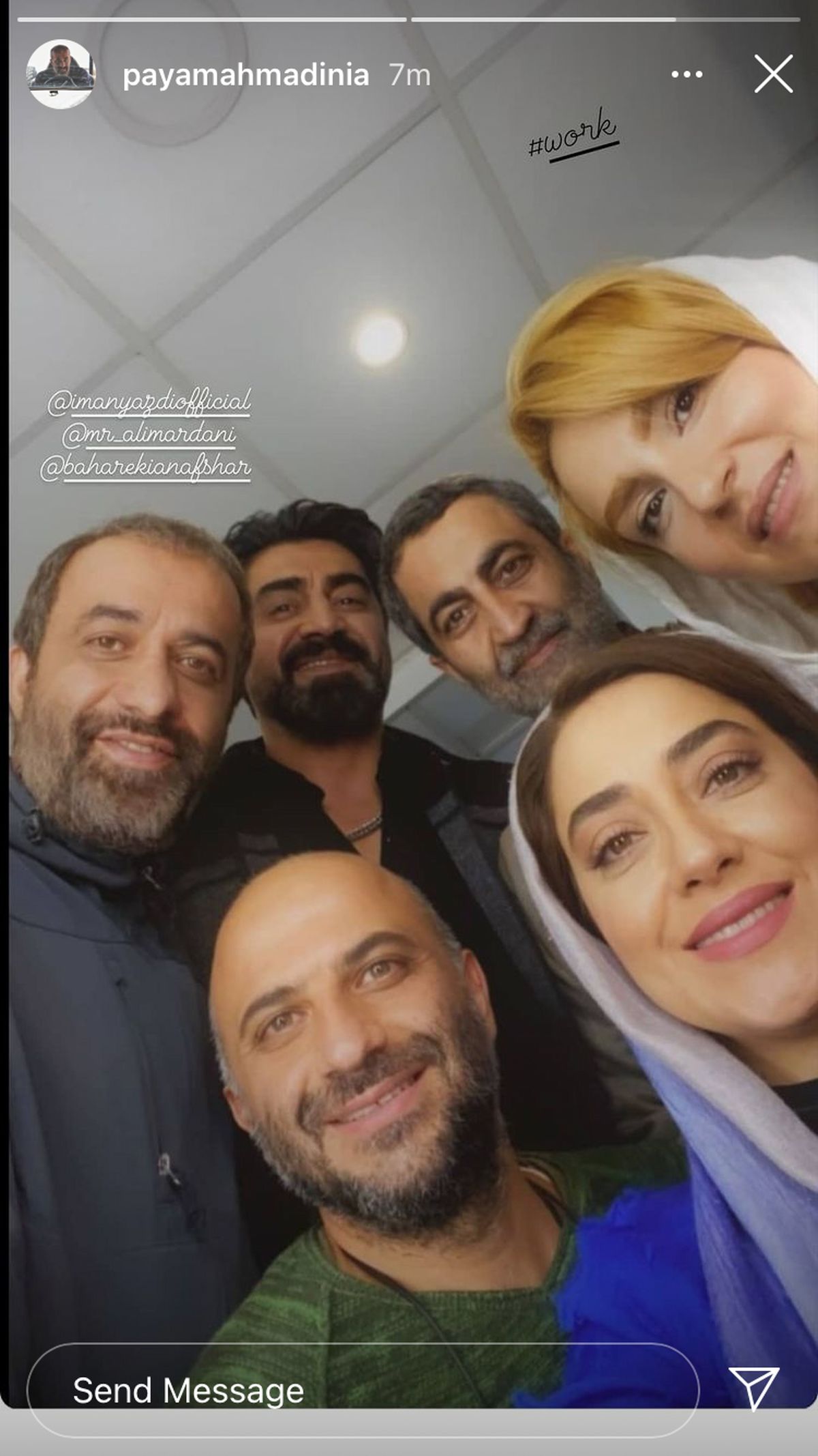 پیمان احمدی نیا در کنار همکاران جدیدش + عکس
