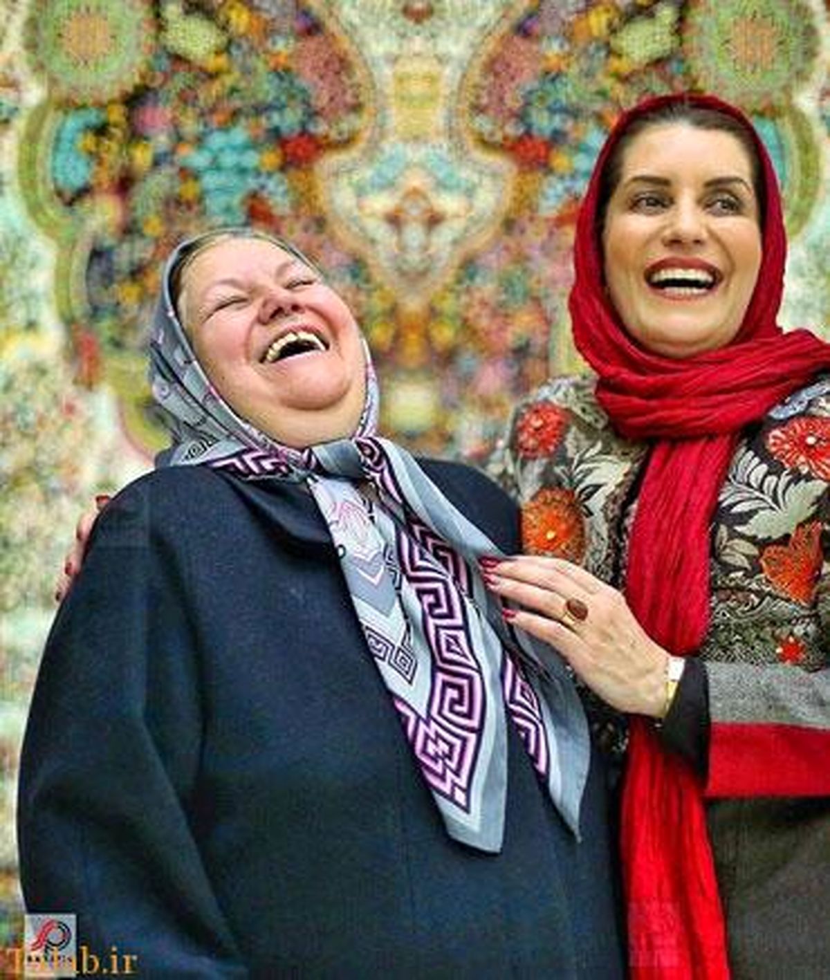 عکس زیبا و خوش حس فریبا کوثری و مادرش