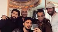 نیما شاهرخ شاهی و بازیگر خط قرمز در عمارتی زیبا+عکس