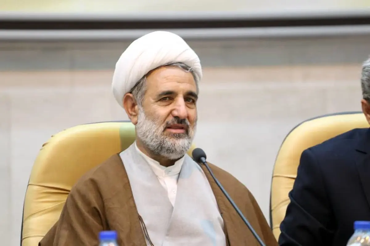  با طرح مجلس انتخاب نوع زبان خارجی در مدارس اختیاری می‌شود