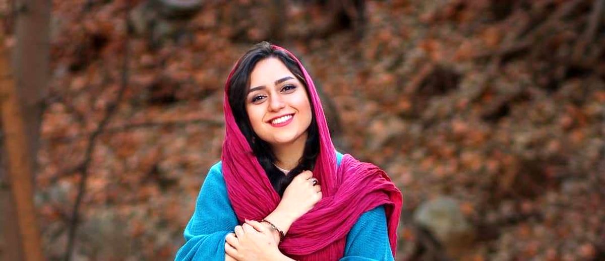 تیپ رنگی رنگی و شاداب خانم کمدین/عکس