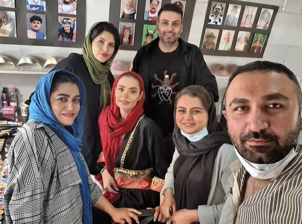سپیده خداوردی در جمع همکارانش + عکس