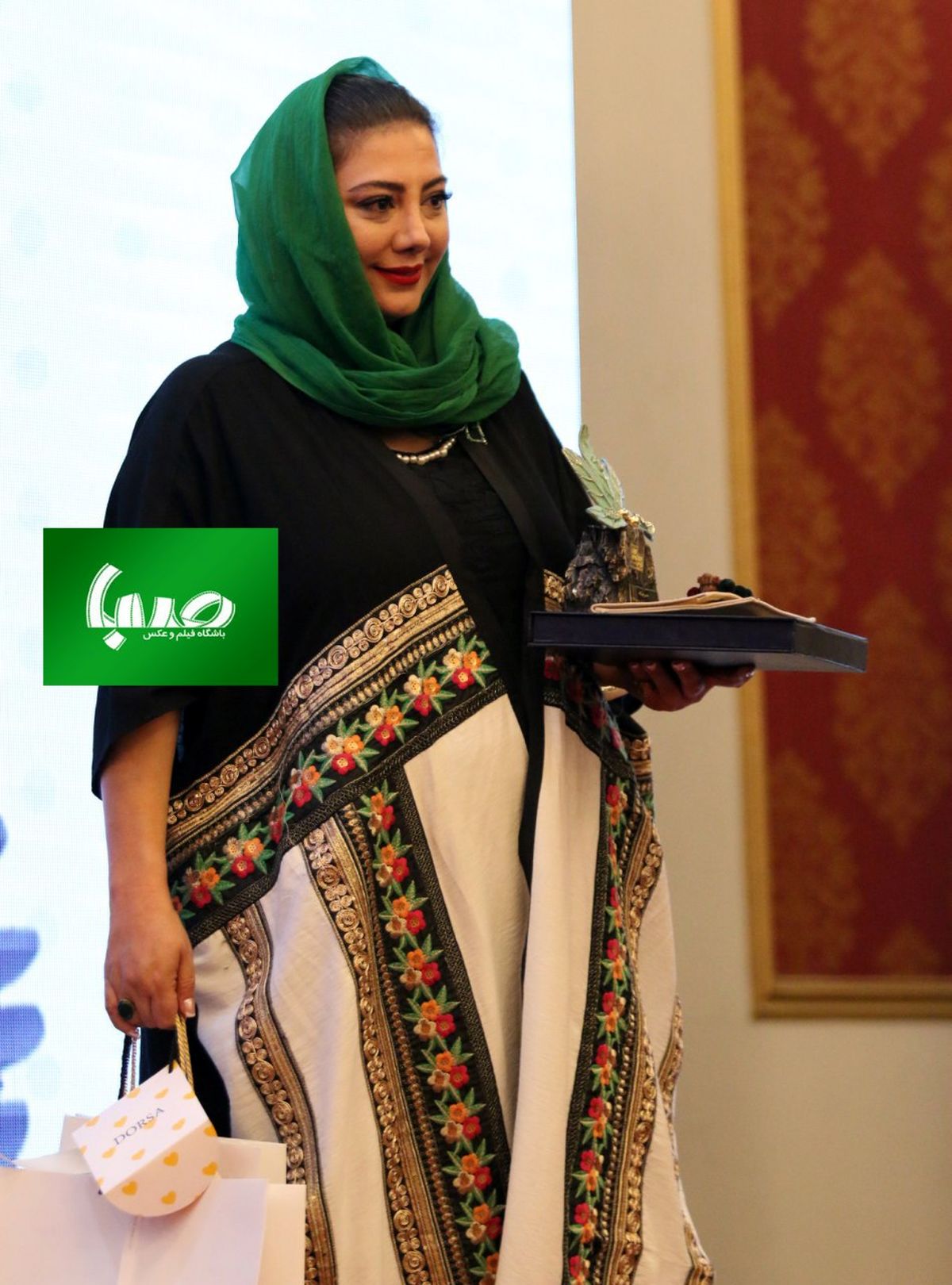 جایزه بهترین بازیگر زن جشنواره آکادمی سینما سینما برای خواهر رضا داوود نژاد+عکس