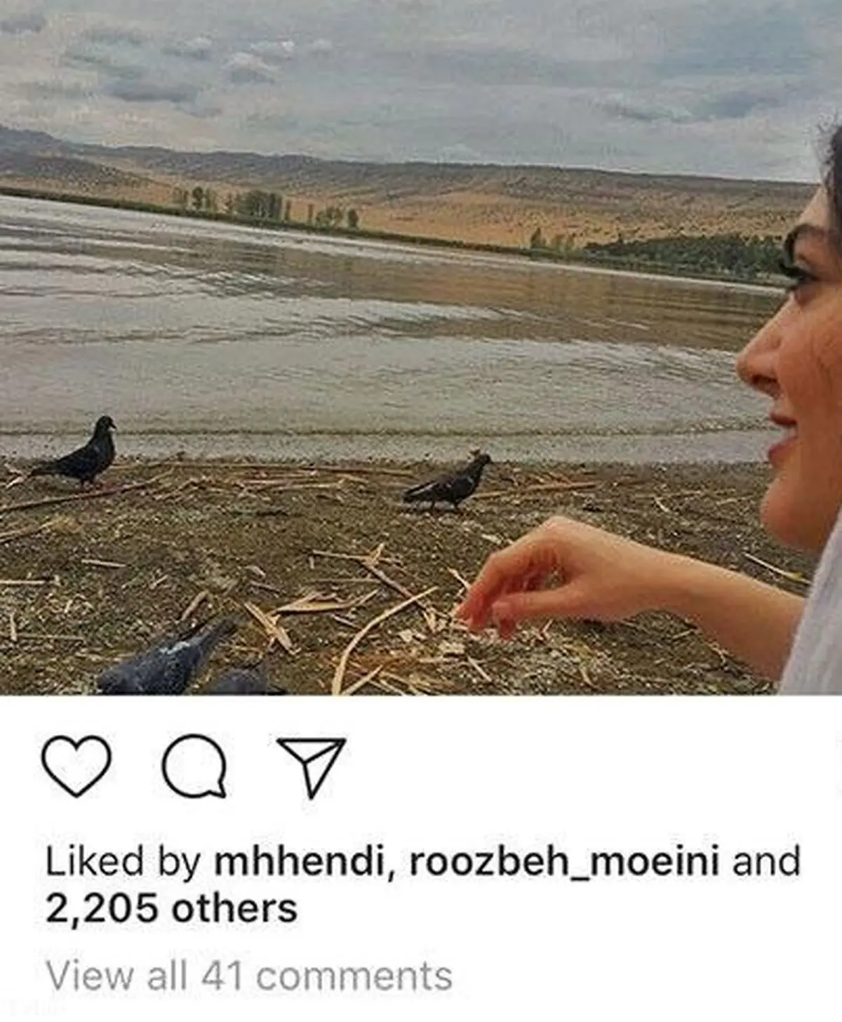 سودابه بیضایی لب دریاچه وطنی با حیوانات