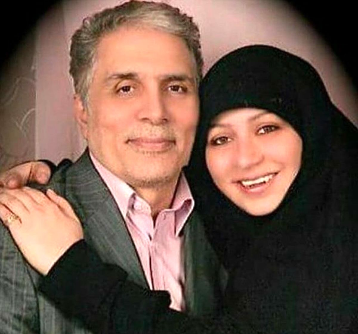 آقای گوینده خبر در آغوش دخترش+عکس
