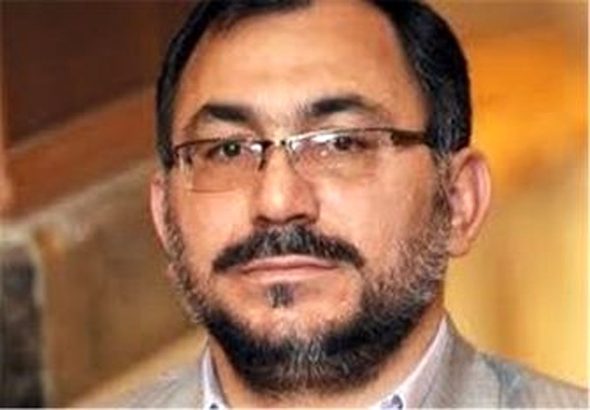 رزم‌حسینی فردی با تجربه، صادق، خلاق و کارآزموده است
