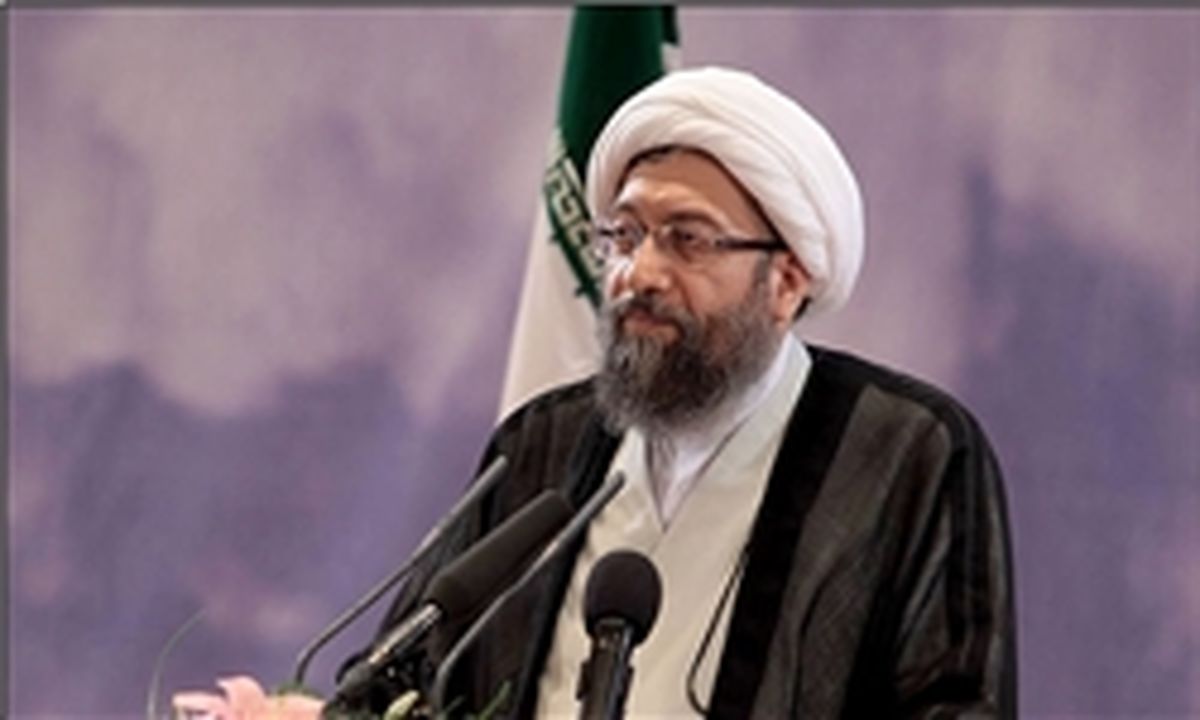 آغاز سخنرانی آیت‌الله آملی لاریجانی در مراسم تحلیف