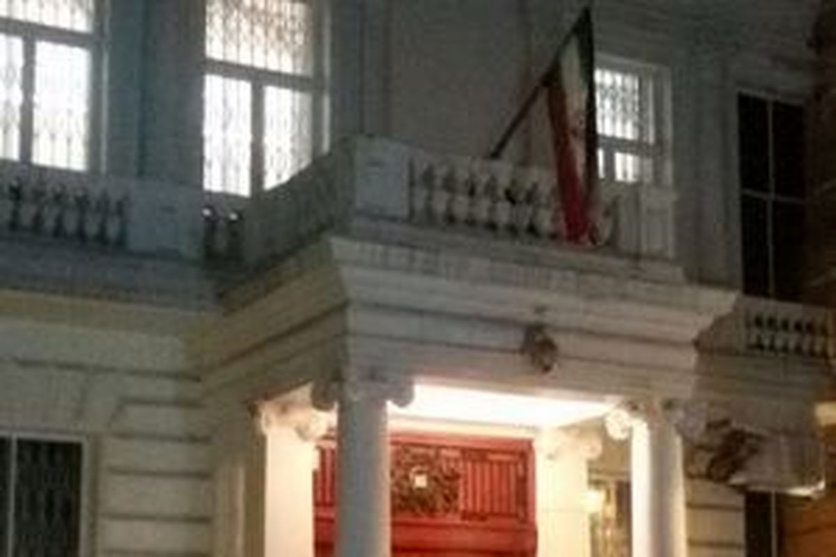 معترضین به سفارت ایران آزاد شدند!
