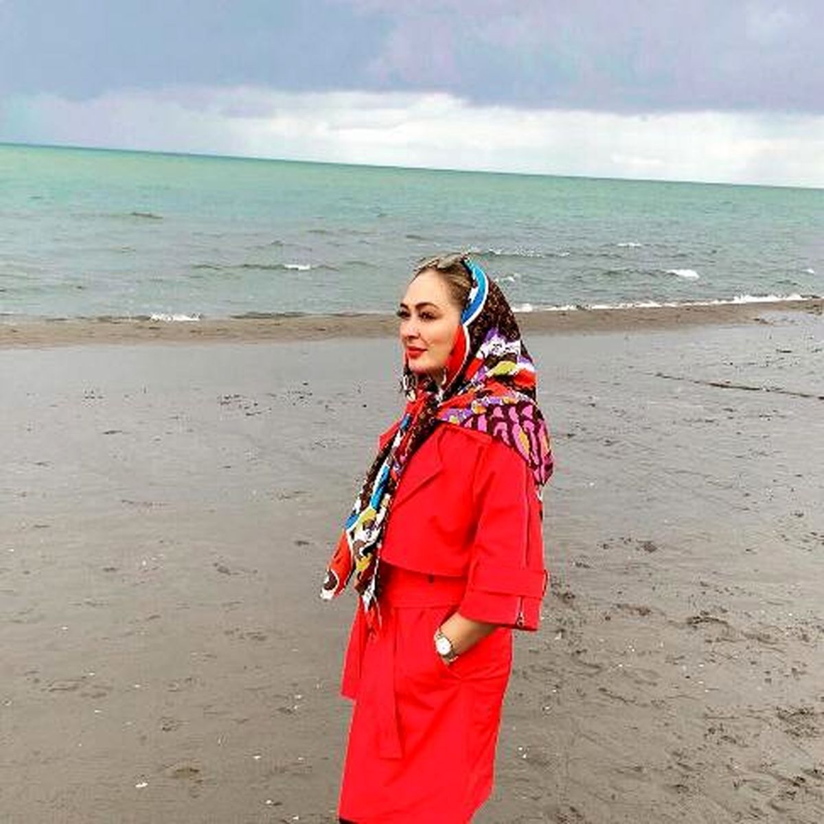 الهام حمیدی: همیشه بخندید و نگران نباشید!