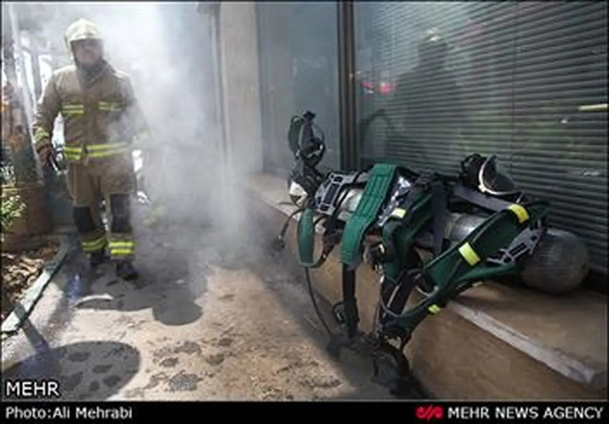 آتش سوزی بزرگ در انبار کاغذ