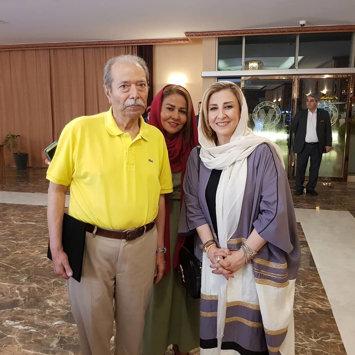 عکس یادگاری مرجانه گلچین از سفر کیش