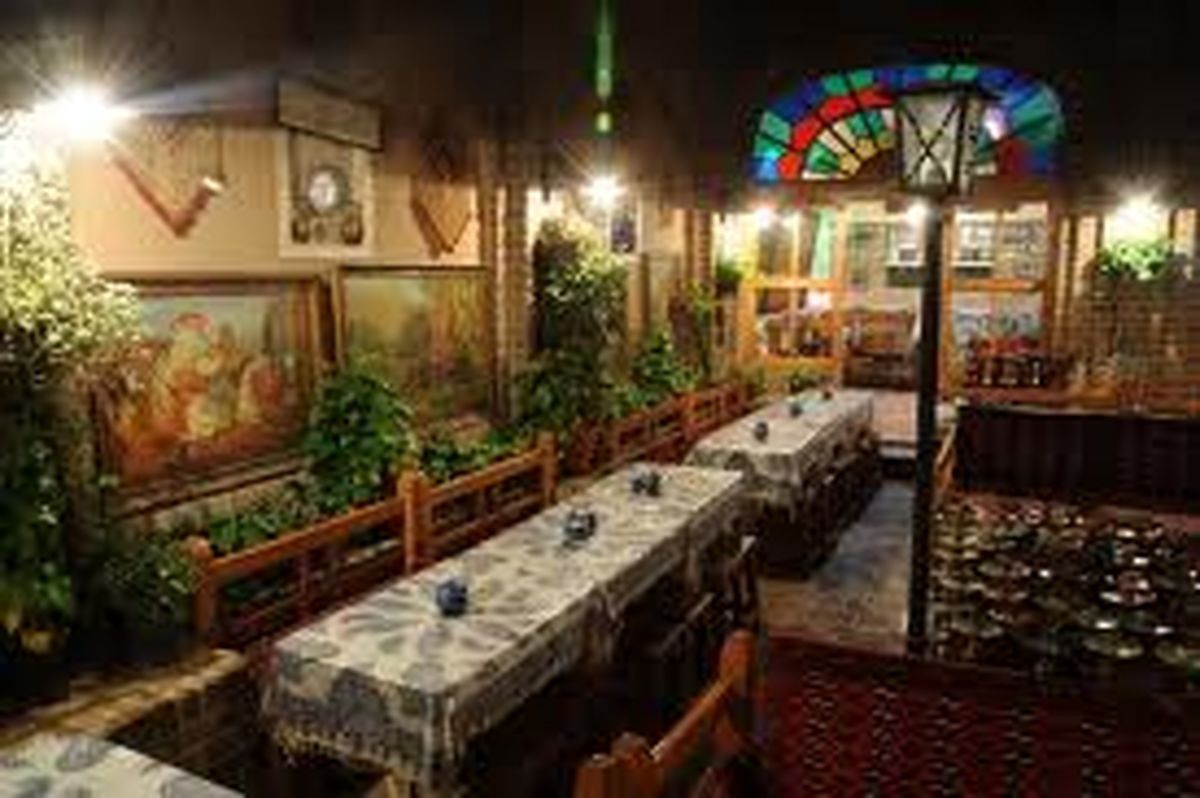 چرخي در قهوه‌خانه آذری؛ جایی برای یک سفره خاطره‌انگیز/موزه‌ای در کنج میدان راه آهن