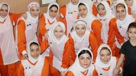 عکسی قدیمی از تیم والیبال هنرمندان خانم 