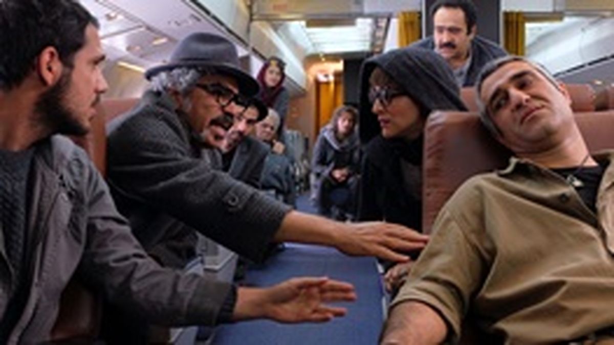 گریه جواد عزتی در لباس خلبانی/ عکس