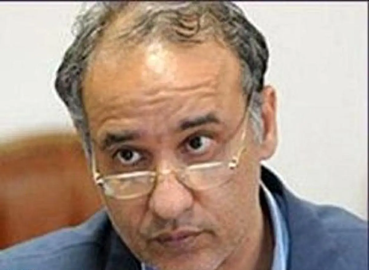 آشتیانی: داشتن شاگرد ممنوع