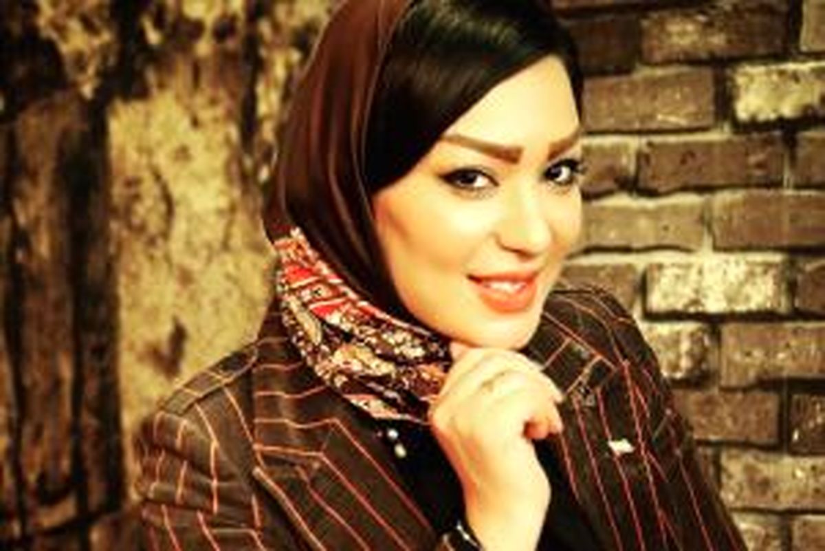 شقایق دلشاد بعنوان مدل تبلیغاتی شال و روسری/ عکس