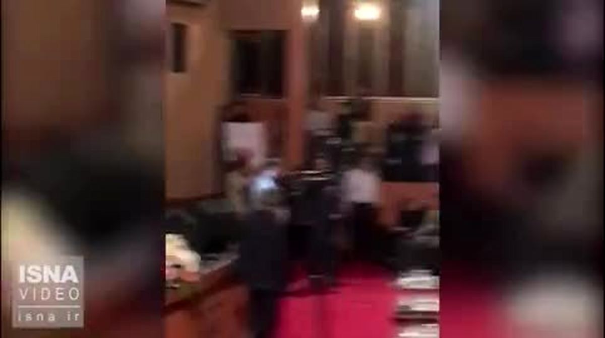 شریعتمداری: مسئولان شهری یک روز با "ویلچر" سرکار بروند