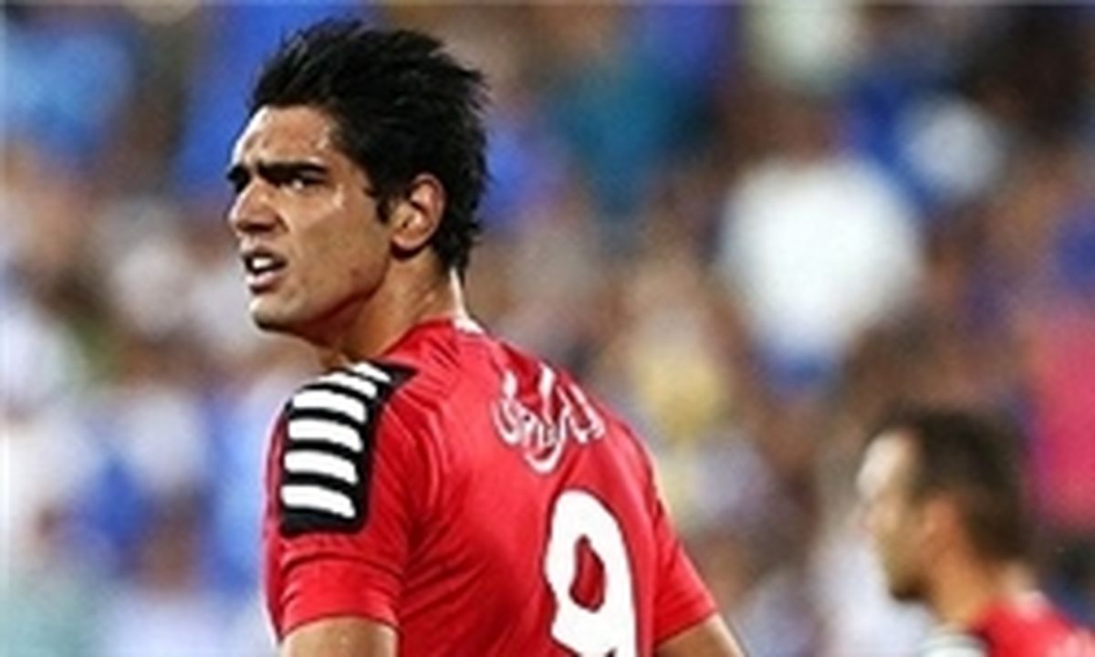عروسی و کارت زرد کار دست شماره ۹ داد