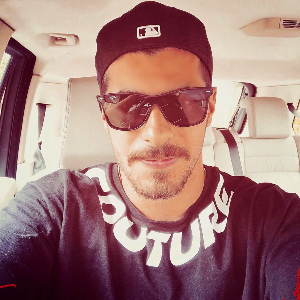 سلفی ماشینی سعید عزت اللهی