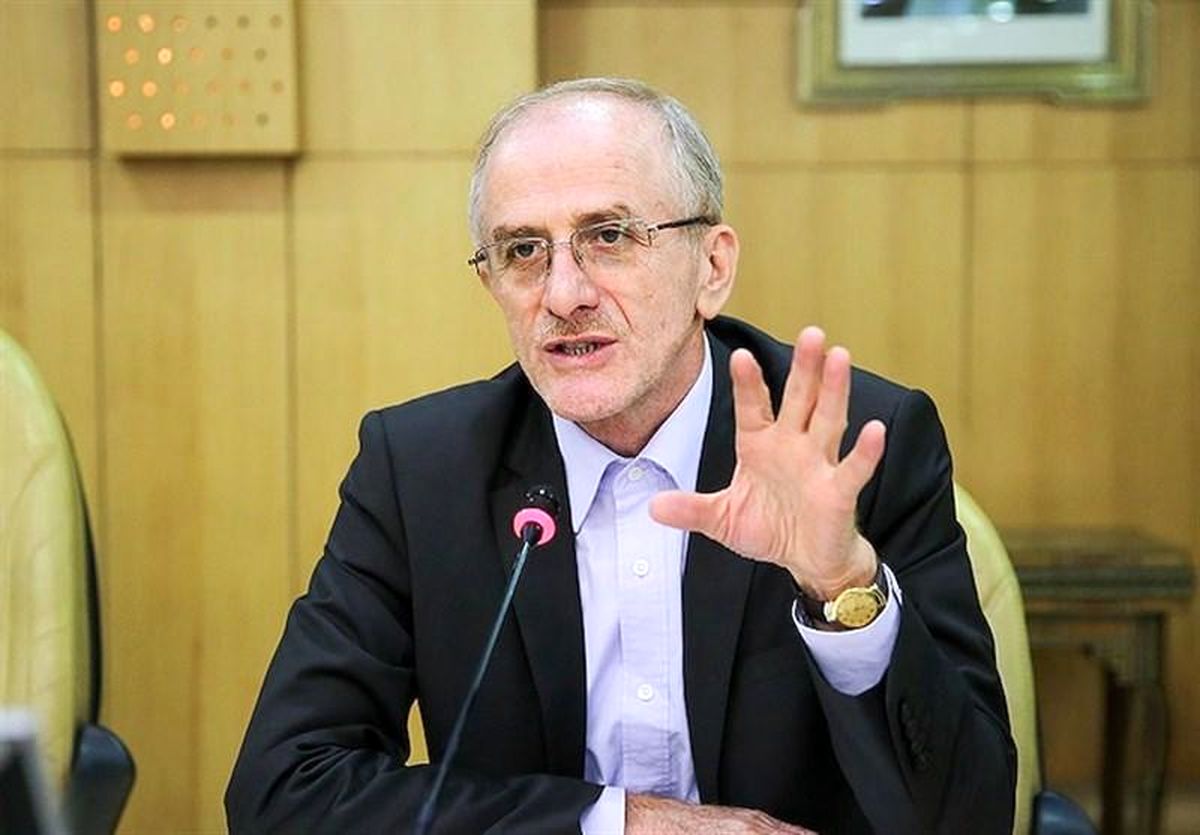 90 درصد حمل نقل بار و مسافر در 220 هزار کیلومتر جاده‌های کشور انجام می‌شود