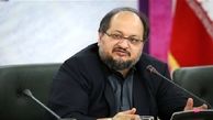 شریعتمداری: مالیات فقط از مصرف کننده دریافت شود