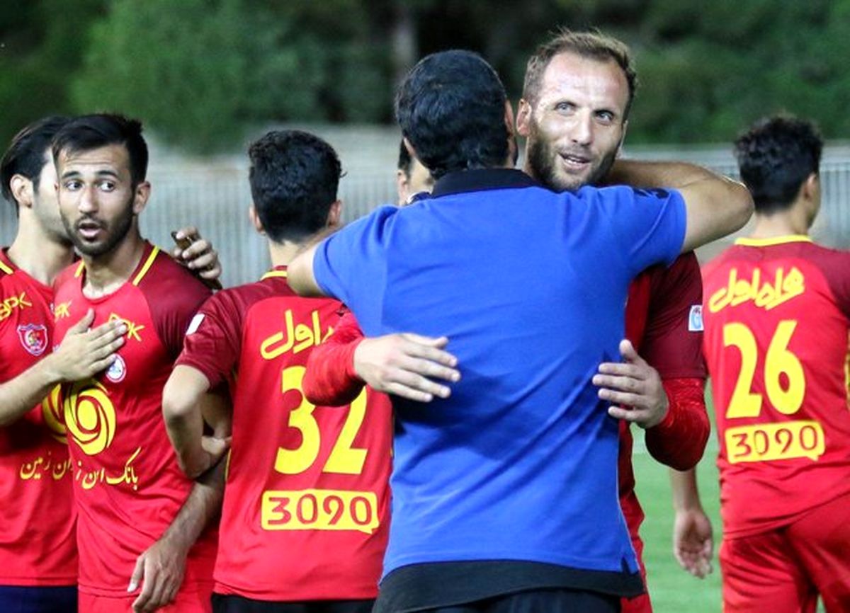 بنگر: پرسپولیس‌ موقعیت شناس بود