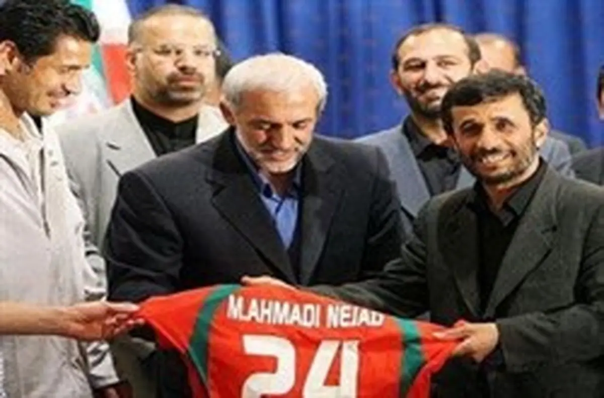 علی دایی دست از سر احمدی‌نژاد بر نمی‌دارد