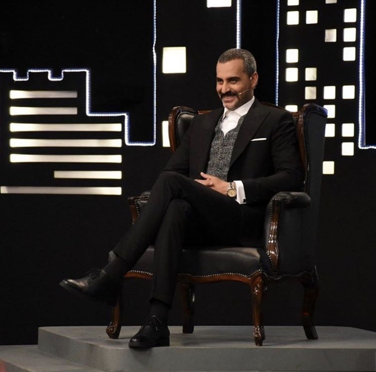علیرامنورایی مجری شد + عکس
