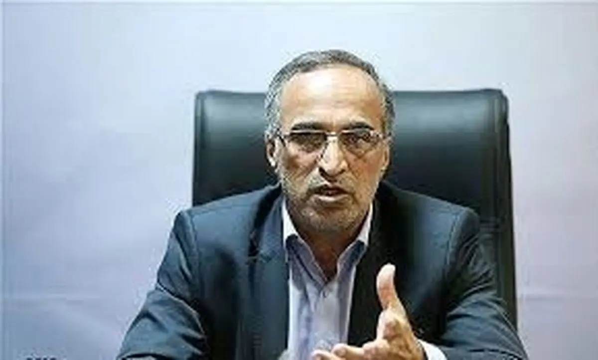 نگهبانی که تا دیروز می‌خواسته با شفر عکس بگیرد الان جلوی ورود او را می‌گیرد