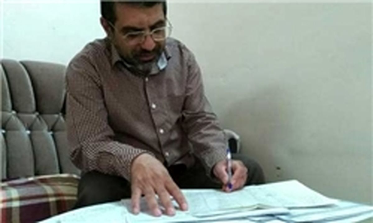 معلمی که دنبال حلالیت طلبیدن از دانش‌آموزانش است