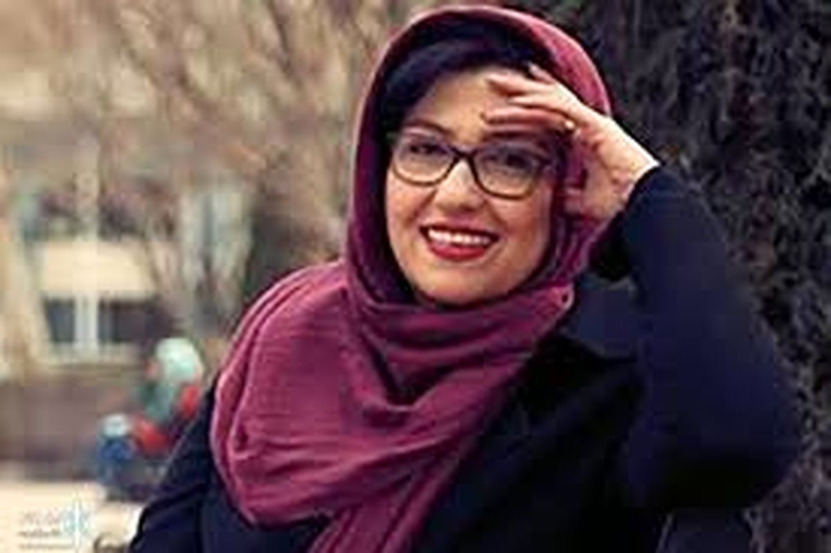 معصومه کریمی در مراسم رونمایی از کتاب دوستانش/عکس